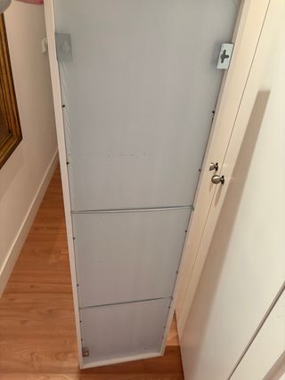 Espejo de pie Ikea blanco y dorado