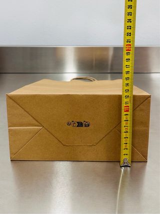 Bolsas de papel medianas y pequeñas