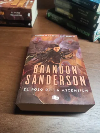 Libros de nacidos de la bruma de Brandon Sanderson