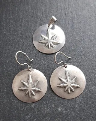 PENDIENTES Y COLGANTE DE PLATA