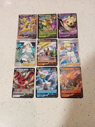 Colección cartas Pokémon V y Entrenador