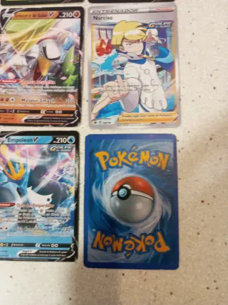 Colección cartas Pokémon V y Entrenador