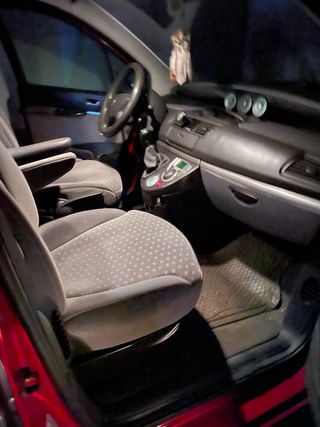 Peugeot 807 S T 2.21