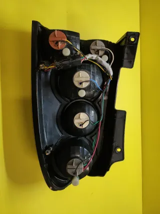 PILOTO TRASERO IZQUIERDO SSANGYONG REXTON