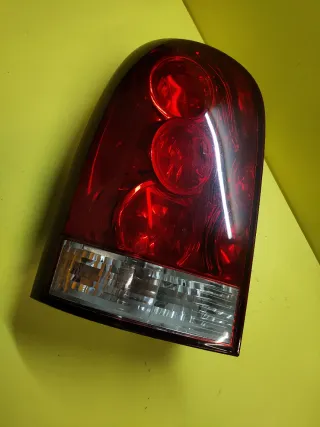 PILOTO TRASERO IZQUIERDO SSANGYONG REXTON