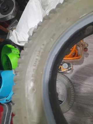 Rueda maciza Primo Powertrax para silla