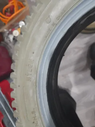 Rueda maciza Primo Powertrax para silla