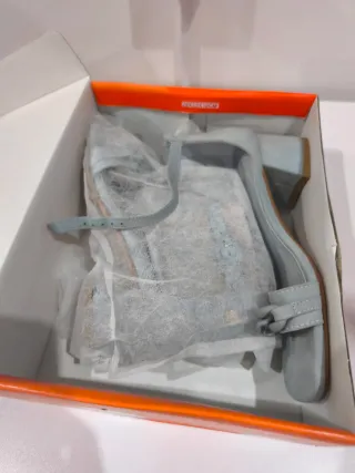 Sandalias azules tacón bajo