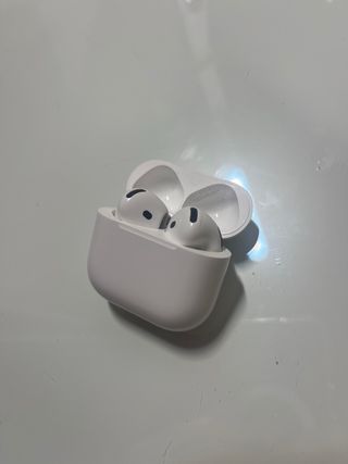 Airpods 4 con cancelación de ruido