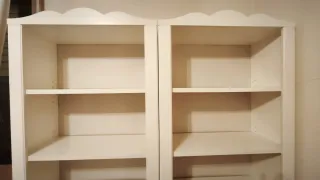 Estanterías Blancas de Madera (2 Altas + 1 Baja).