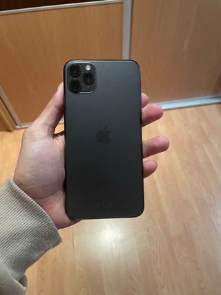 iPhone 11 Pro Max Negro 64GB y 76%bateria