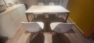 Mesa comedor Ikea y 4 sillas