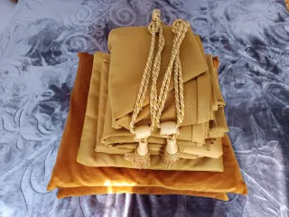 Cabecero de cama antiguo de madera