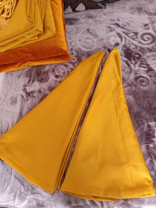 Cabecero de cama antiguo de madera