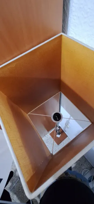 Lámpara de pie madera pantalla tela