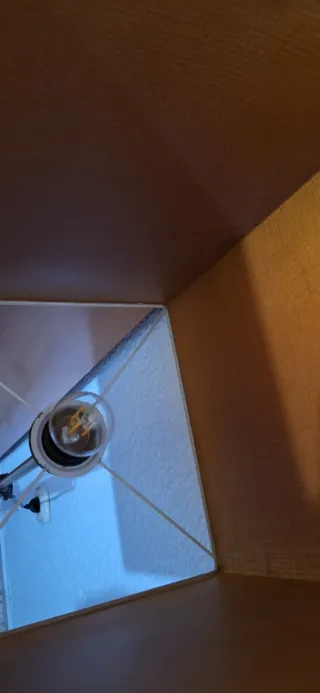 Lámpara de pie madera pantalla tela