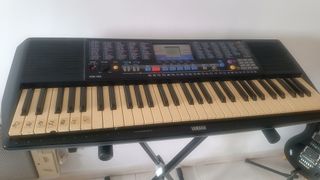 Teclado Yamaha PSR-190 (61 teclas)