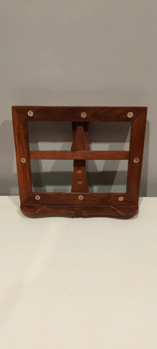 Atril rústico para libros