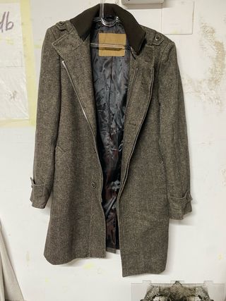 Abrigo de hombre gris oscuro&blanco