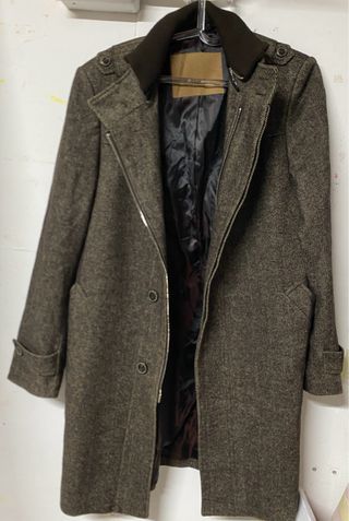 Abrigo de hombre gris oscuro&blanco