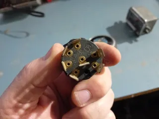 Claxon Coche Clásico Insignia Escudo