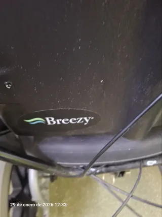 Silla de ruedas con respaldo para cuello y manos