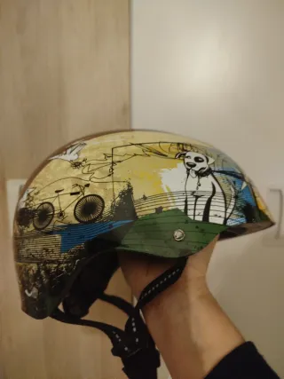 Casco de bicicleta y skate con diseño