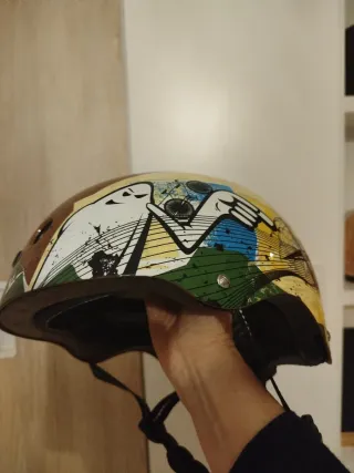 Casco de bicicleta y skate con diseño