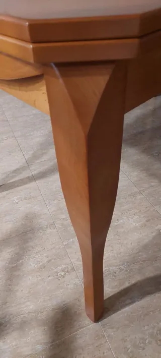 Mesa de comedor de madera extensible. Te lo llevo.