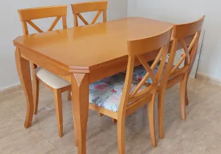 Mesa de comedor de madera extensible. Te lo llevo.