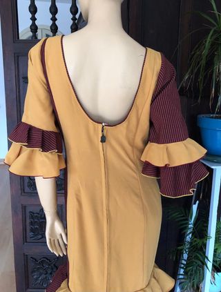 Paco Álvarez, Vestido de Flamenca con mantoncillo