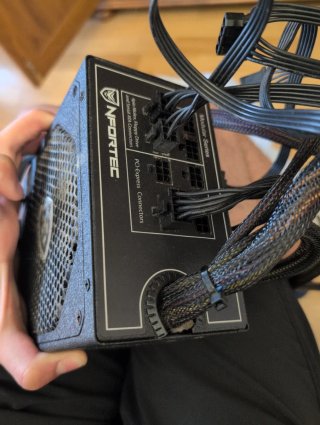 Fuente de alimentación Semi modular 650W 80+ Bronz
