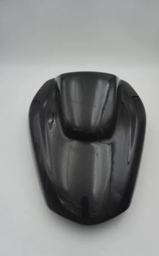 TAPA DE ASIENTO TRASERO EN CARBONO BMW K1300S