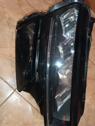 Faro Delantero Derecho Skoda