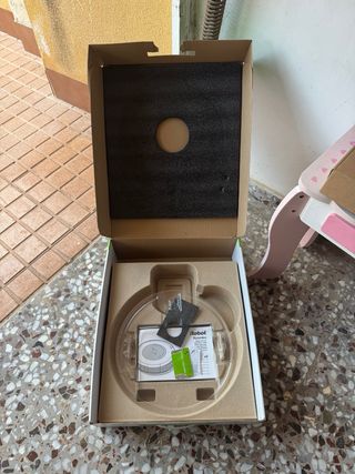 Caja Robot Aspirador iRobot Roomba e5 + detector