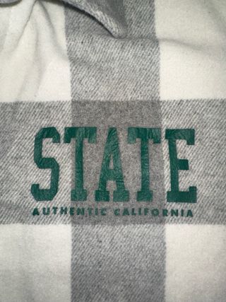 Sobrecamisa cuadros Bershka gris y blanco