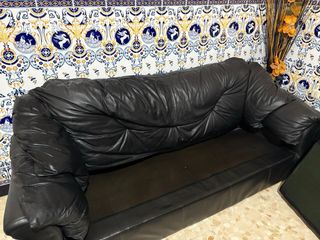 Sofá polipiel negro