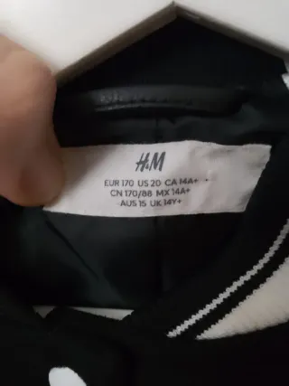 Beisbolera Wednesday Negra talla 14+