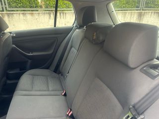 Volkswagen Golf 2004 tel 666217952