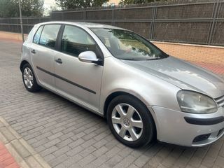 Volkswagen Golf 2004 tel 666217952