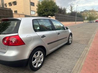 Volkswagen Golf 2004 tel 666217952