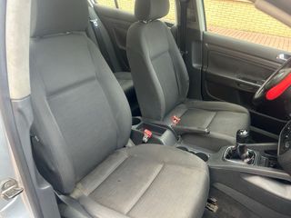 Volkswagen Golf 2004 tel 666217952