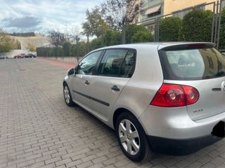 Volkswagen Golf 2004 tel 666217952