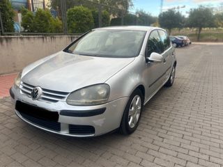 Volkswagen Golf 2004 tel 666217952
