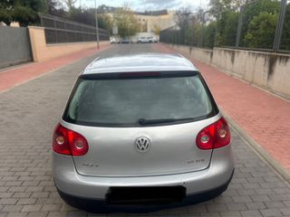 Volkswagen Golf 2004 tel 666217952