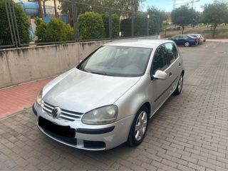 Volkswagen Golf 2004 tel 666217952