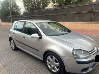 Volkswagen Golf 2004 tel 666217952