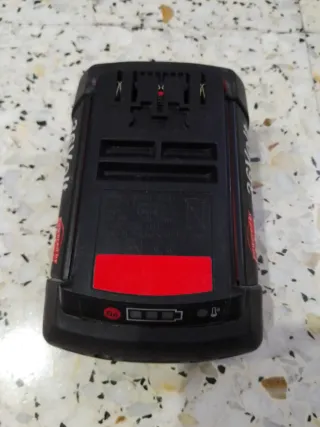 Taladro Bosch 36V con Cargador y Batería