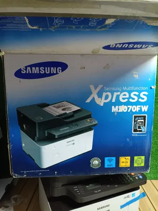Samsung Xpress SL-M2070FW Impresora Láser