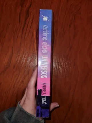 Entre dos universos (Spanish Edition)